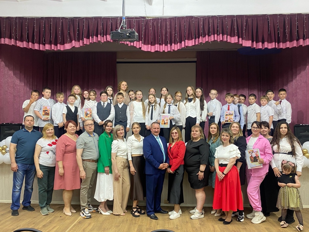 Поздравляем  вас с праздником!.