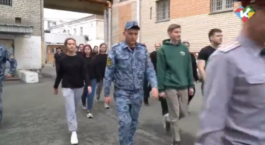 В стенах следственного изолятора.